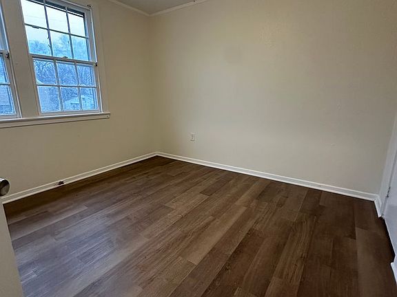 3rd image of 35 Riley Manor Cir