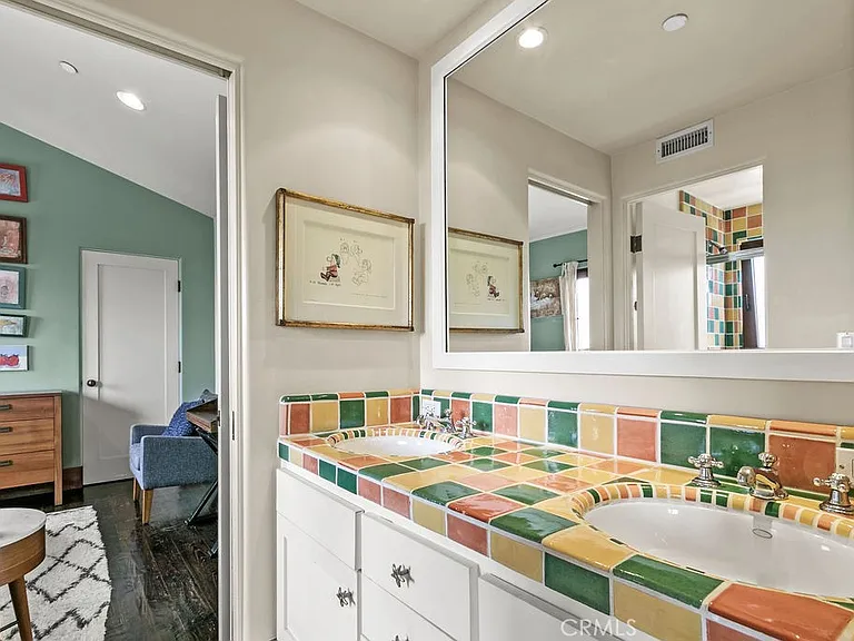 345 Emerald Bay — Photo 15