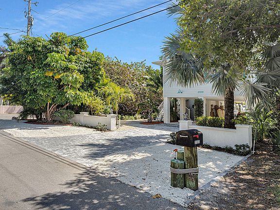 3rd image of 27372 W Indies Dr