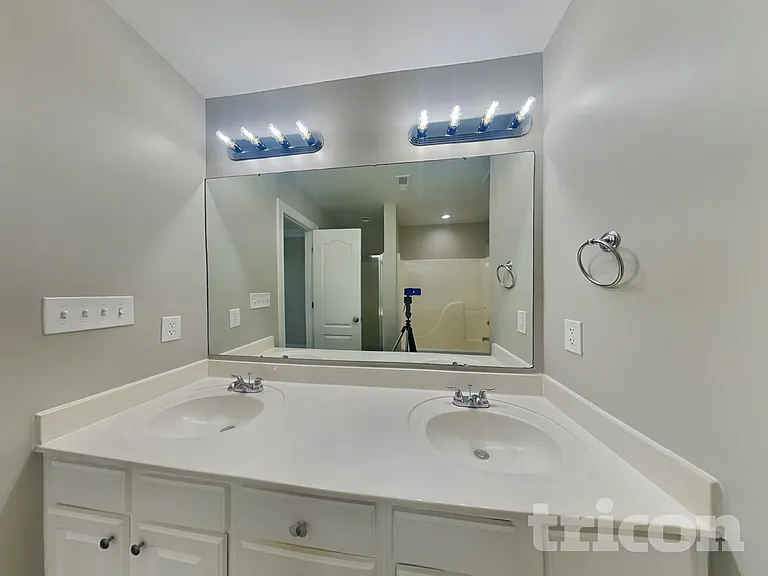 115 Shenandoah Loop — Photo 13