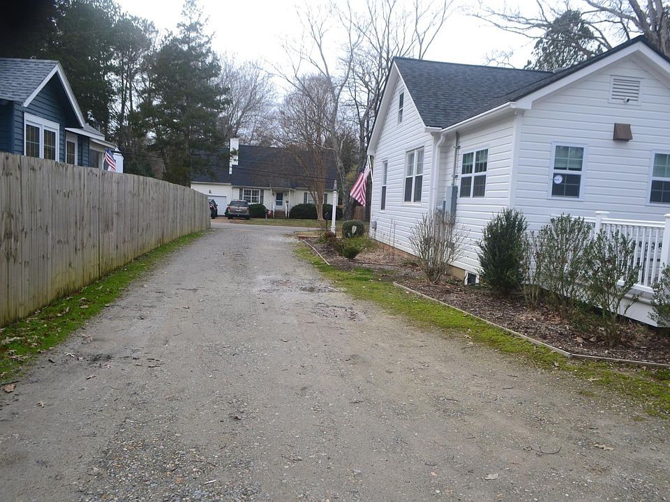 2nd image of 2902 Lake Powell Rd