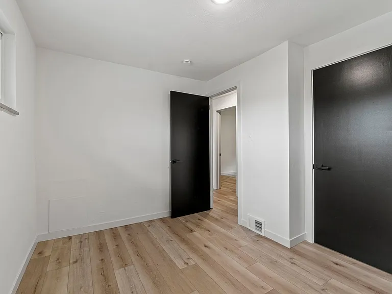 131 S Joslyn Dr — Photo 13