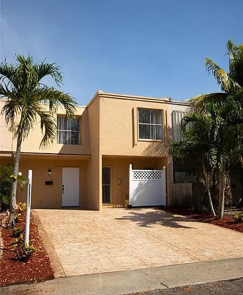 316 Sunshine Dr — Photo 1