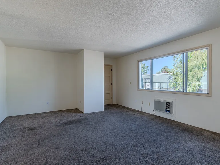 349 W Pine St #1-5 — Photo 14
