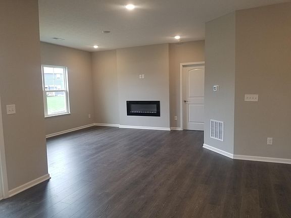 4th image of 516 Curry Dr