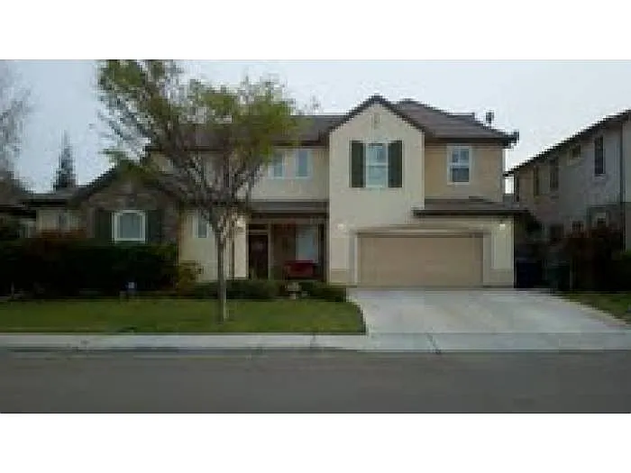 1324 Pyrenees St photo 1
