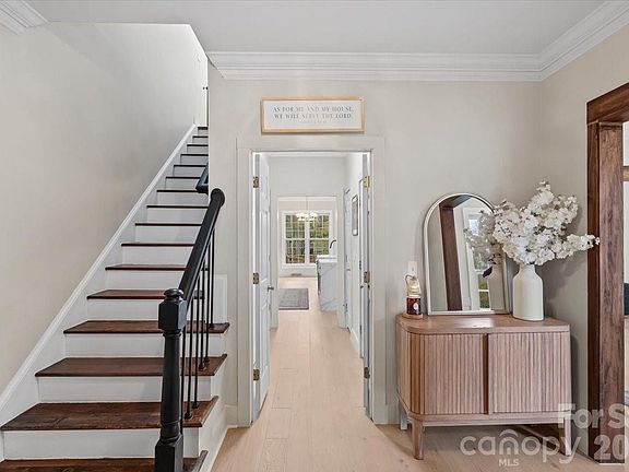 5th image of 4005 Country Oaks Dr