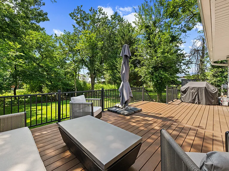 3717 Seven Mile Ln — Photo 37
