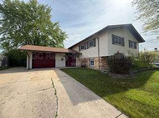 1645 Highland Blvd, Hoffman Estates, IL 60169