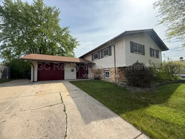1645 Highland Blvd, Hoffman Estates, IL 60169
