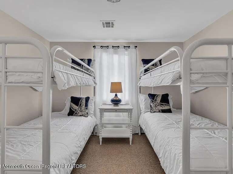 10 York Ave #24 — Photo 14