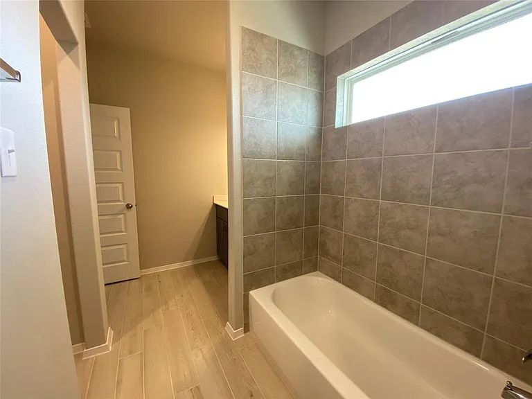 11704 Murano Dr — Photo 13