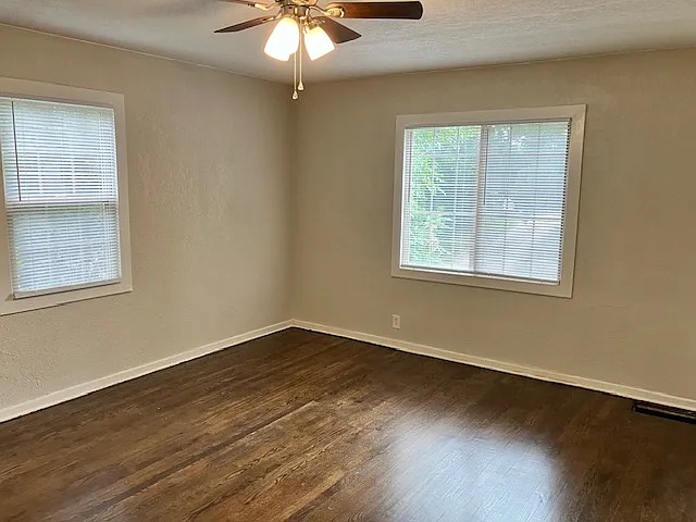 1110 Garfield Ave — Photo 4