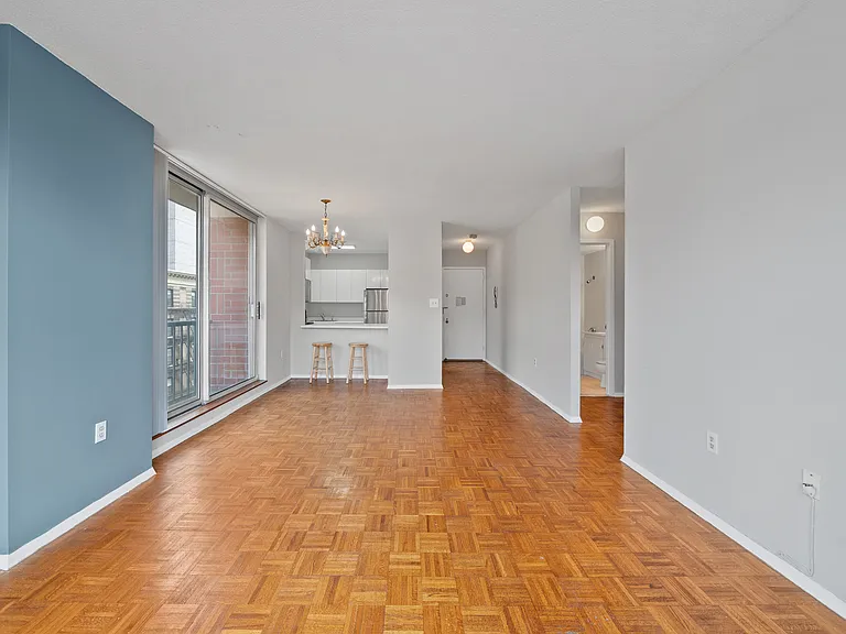 520 W 112th St #8A — Photo 9