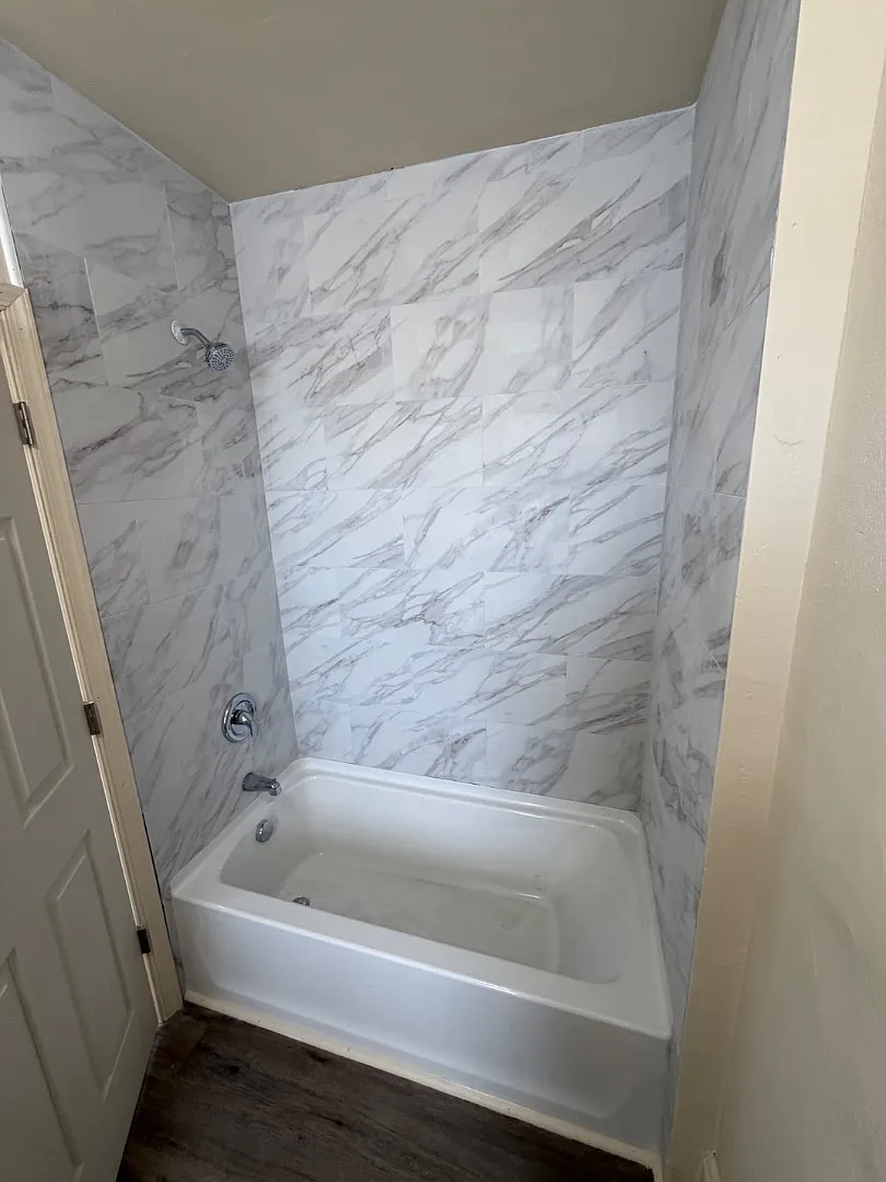 1224 E 2nd St - B - Second Floor — Photo 4