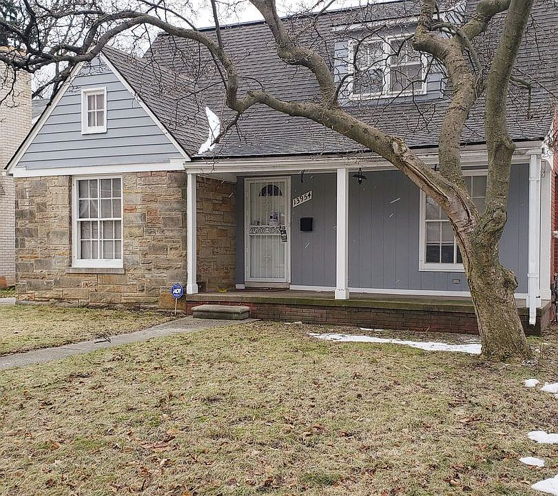 2nd image of 13954 Woodmont Ave