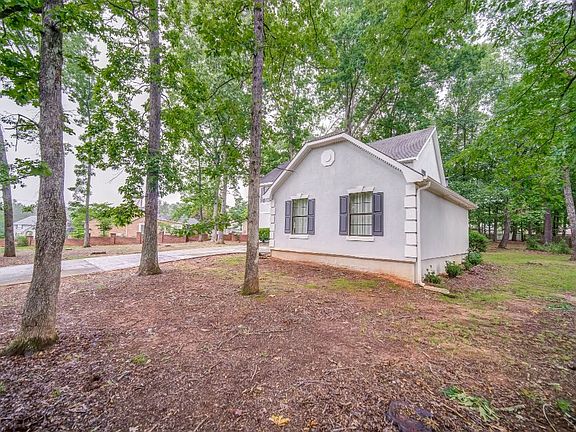 3rd image of 3226 Lindas Cir SE