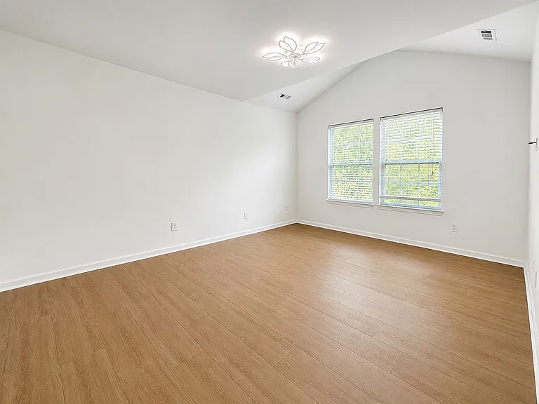 518 Sawcut Ln — Photo 11