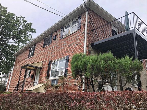 4th image of 301 Rich Ave