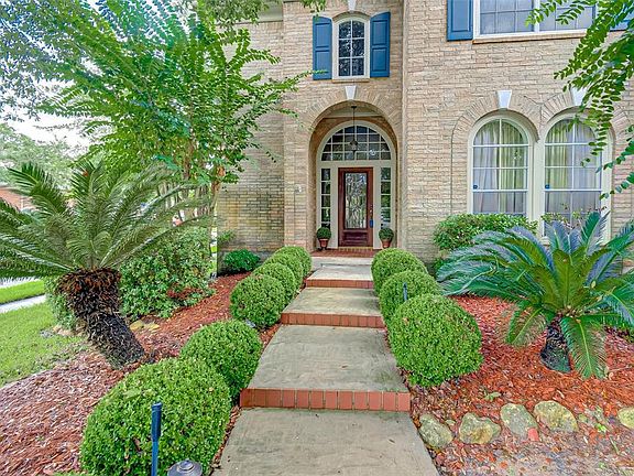 OPEN THE DOOR TO SOPHISTICATION.