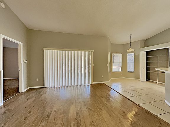 5th image of 12625 Belrose Ave
