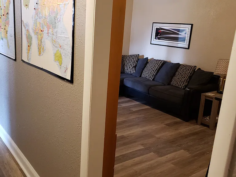Door from kitchenette to Living room.