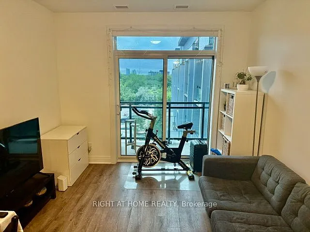 95 Dundas St W #29 — Photo 7