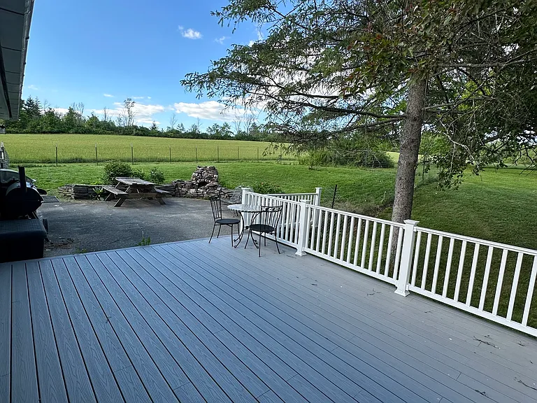 905 Tracy Creek Rd — Photo 2