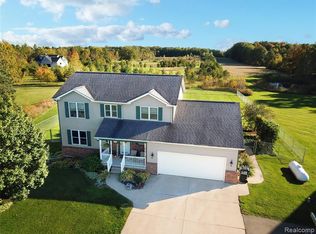 9247 Cook Rd, Gaines, MI 48436