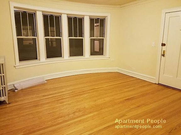4th image of 3820 N Sheffield Ave #1FF