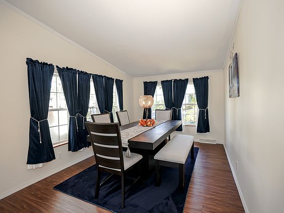 3rd image of 31 Magnolia Ln