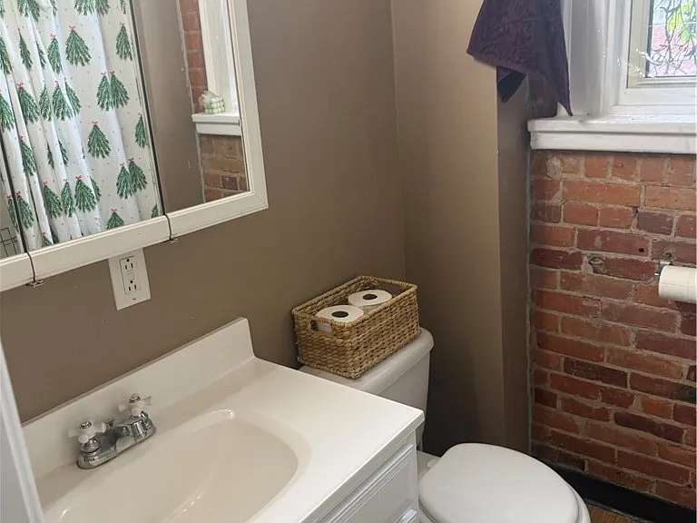 775 Park Ave — Photo 10