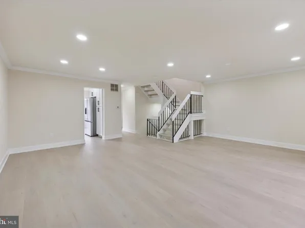 101 Chanticleer, Cherry Hill, NJ 08003