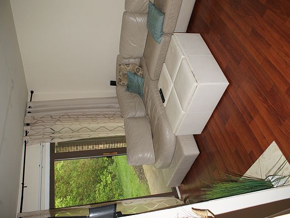 4th image of 375 Sandalwood Ln APT A1