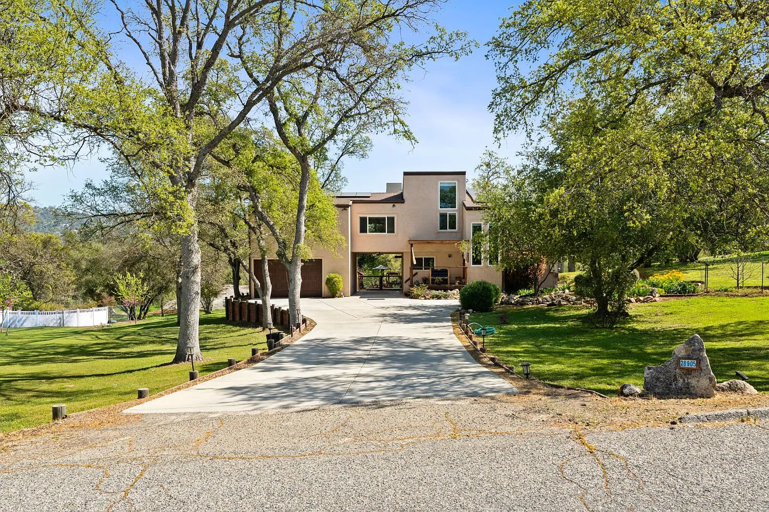 28905 Acorn Way photo 1