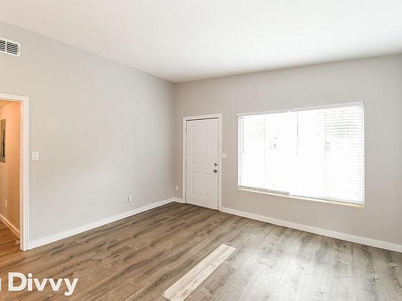 4th image of 10329 Elmhurst Dr