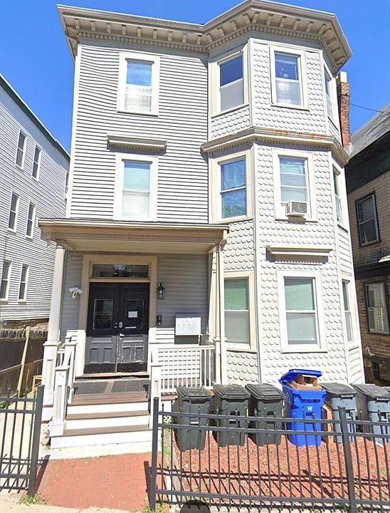 1st image of 34 Whiting St #1