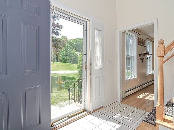 3rd image of 32 White Oak Way