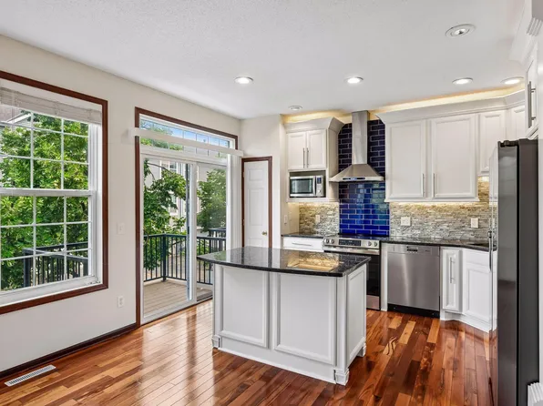 1528 Savanna Dr, Shakopee, MN 55379
