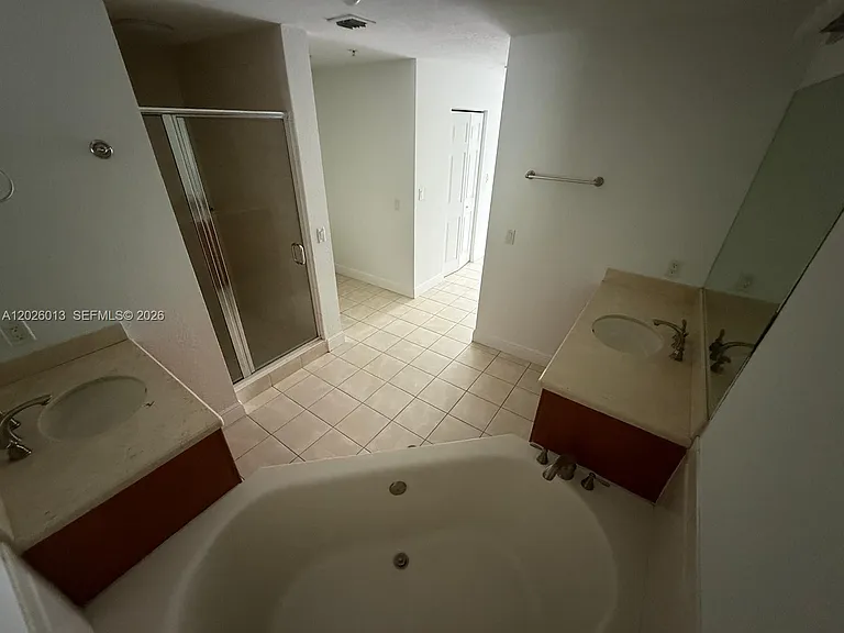 107 Mendoza Ave #201 — Photo 15