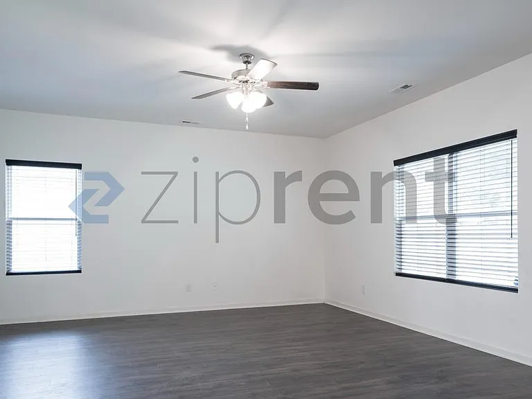 22693 Joselyn Green Dr — Photo 10