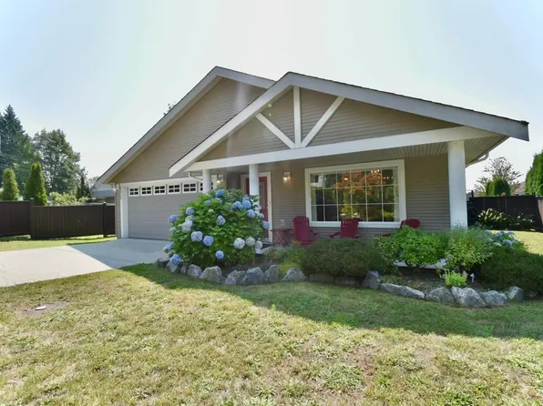 6315 Tower Rd, Sechelt, BC V7Z 0T7