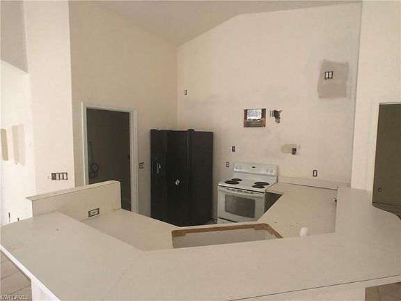 4th image of 2628 Surfside Blvd