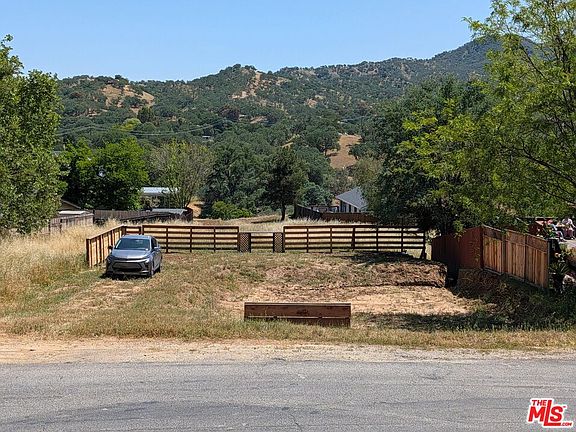 3rd image of 4726 Tumbleweed Way