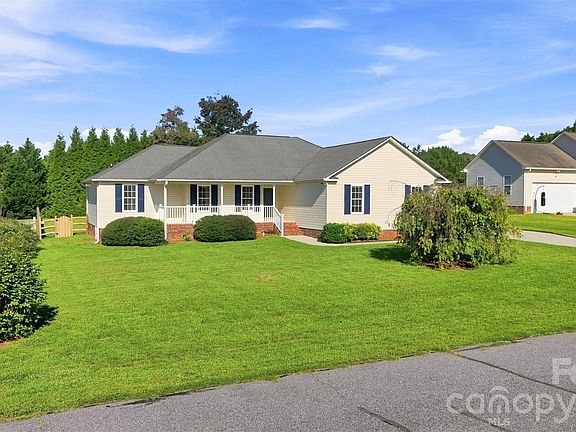 3rd image of 3707 Fieldhaven Ct