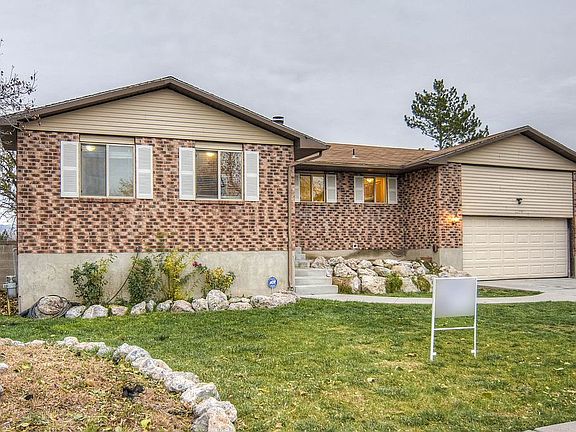 2nd image of 3159 S Stanton Dr