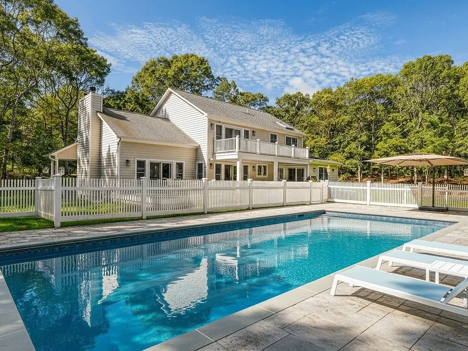 3 Mountain Laurel Ln