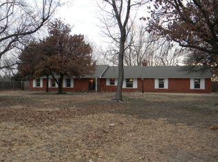 1230 N Oakwood Rd, Enid, OK 73703