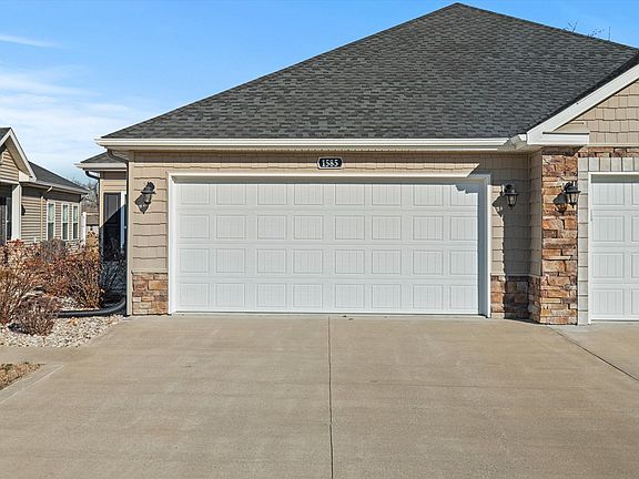 2nd image of 1585 Yellow Wood Dr