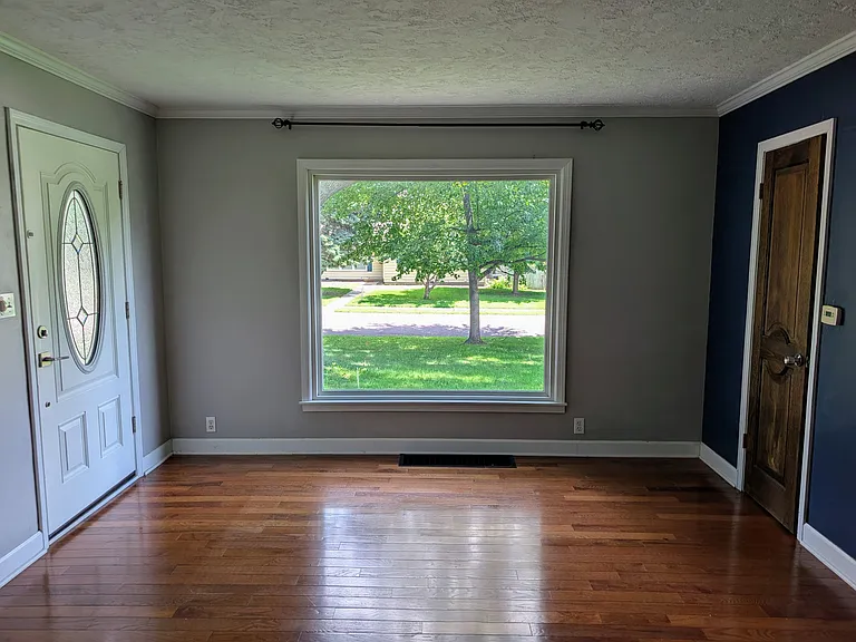 5800 Floyd St — Photo 10